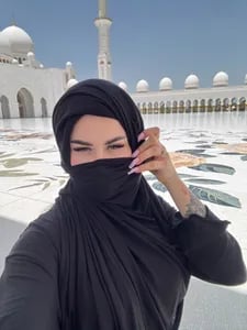 6livesex.com a.amina profile on OnlyFans in united-arab-emirates category