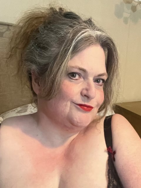 6livesex.com bbw_gilf_uk profile on OnlyFans in granny category