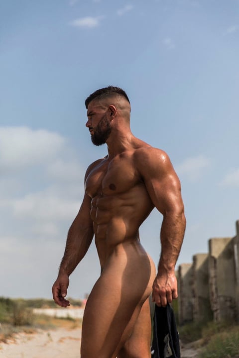 6livesex.com fabien26218780 profile on OnlyFans in hairy category