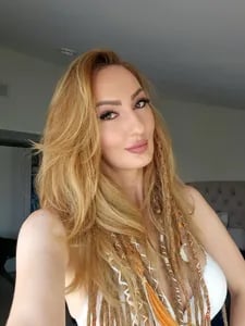 6livesex.com lisina_free profile on OnlyFans in russia category