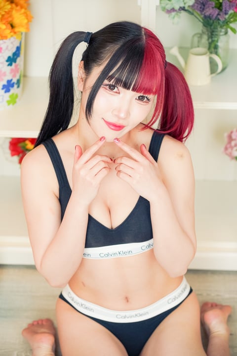 6livesex.com maki_itoh profile on OnlyFans in japan category