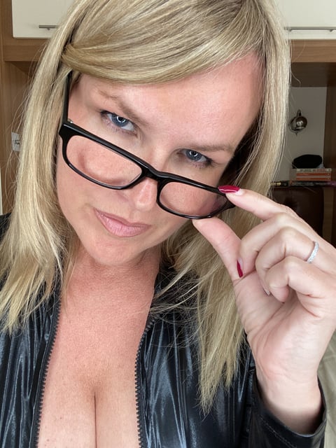 6livesex.com summerrose69 profile on OnlyFans in swinger category