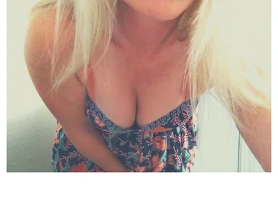 LoveSaraChristine Woman webcam from United States