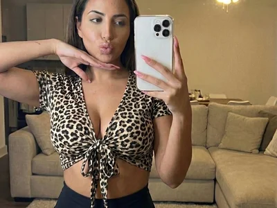 Rabab_Squirt Arabic speaking webcam model
