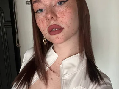 Roxy_Sunnny webcam livesex profile in white cams